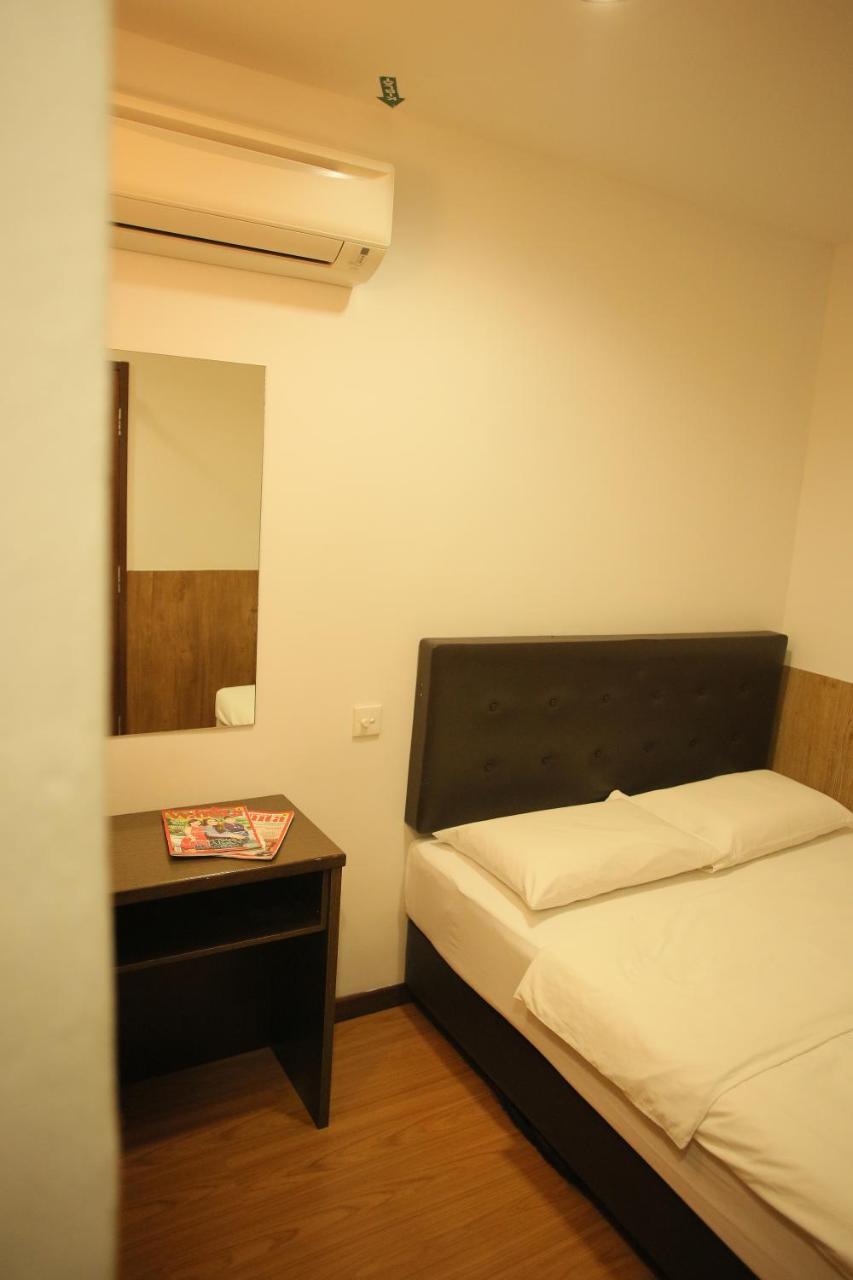 N K Hotel Muar Bagian luar foto