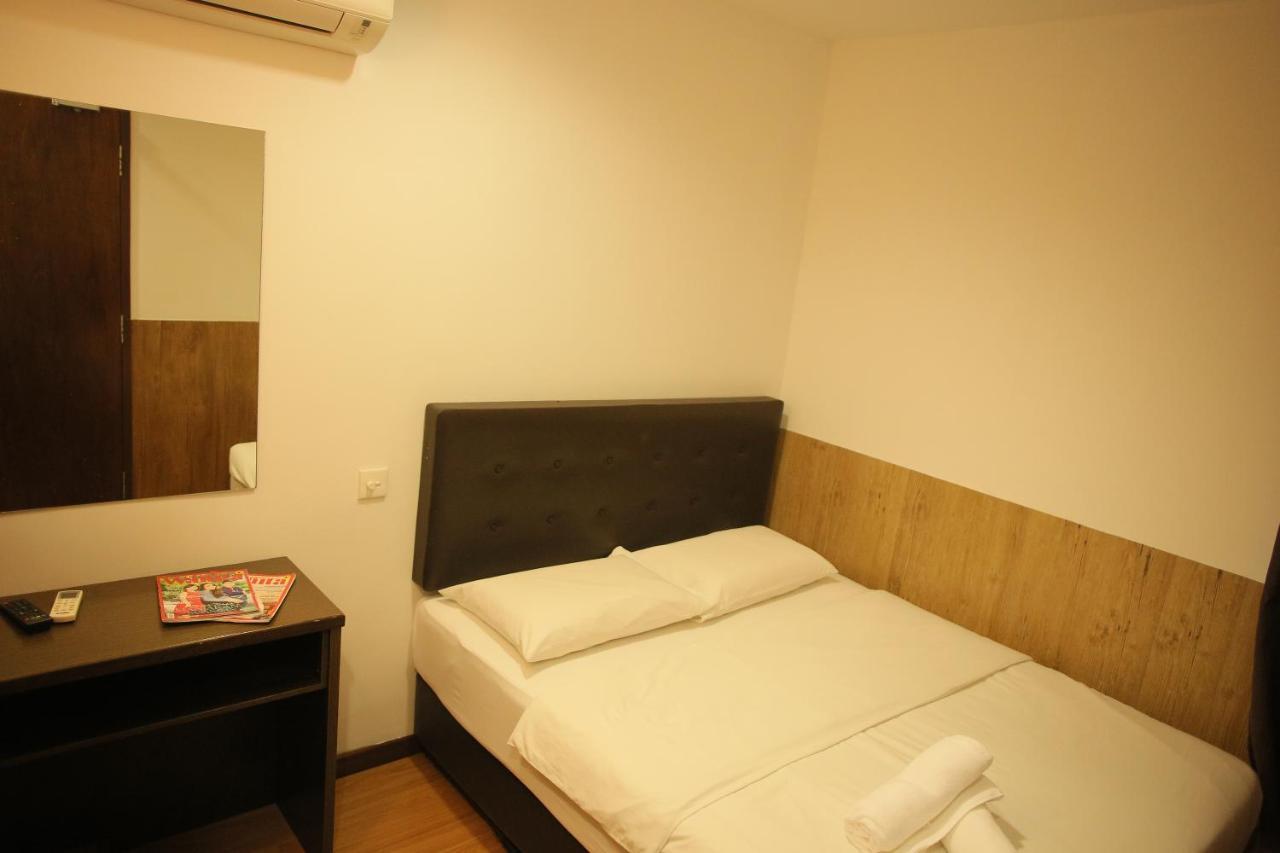 N K Hotel Muar Bagian luar foto